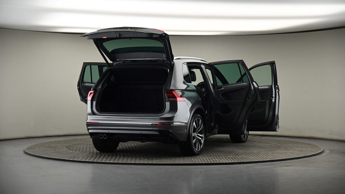 More views of Volkswagen Tiguan