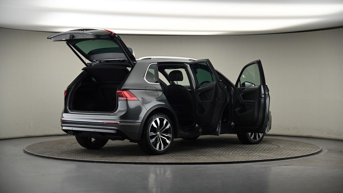 More views of Volkswagen Tiguan