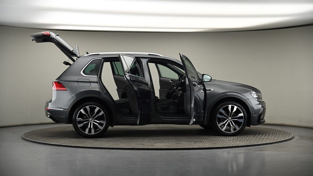 More views of Volkswagen Tiguan