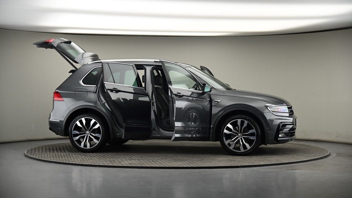 More views of Volkswagen Tiguan