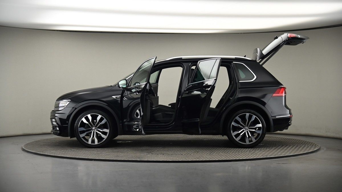 More views of Volkswagen Tiguan