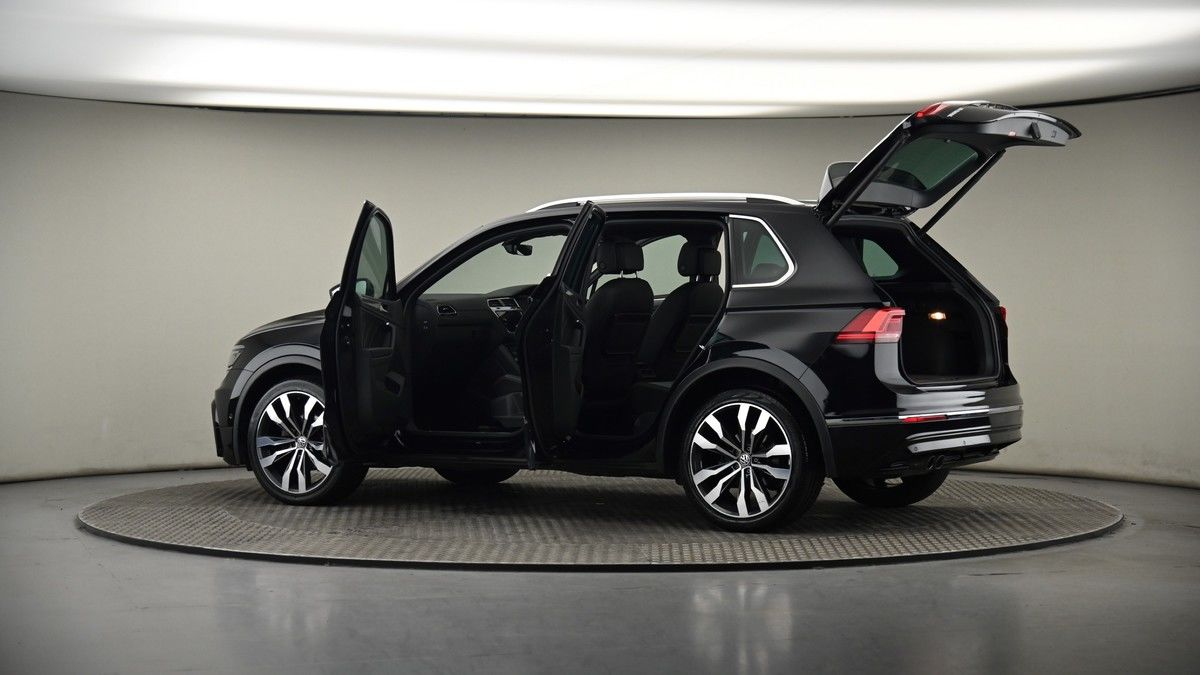 More views of Volkswagen Tiguan