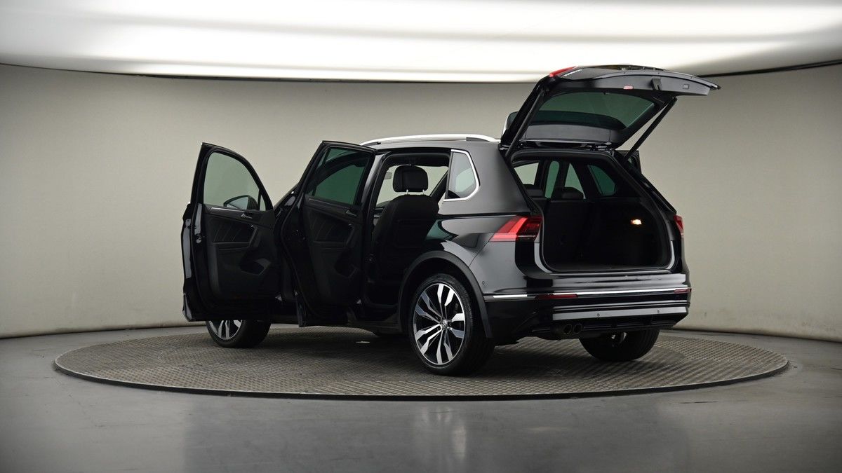 More views of Volkswagen Tiguan