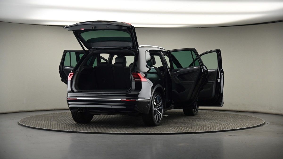 More views of Volkswagen Tiguan