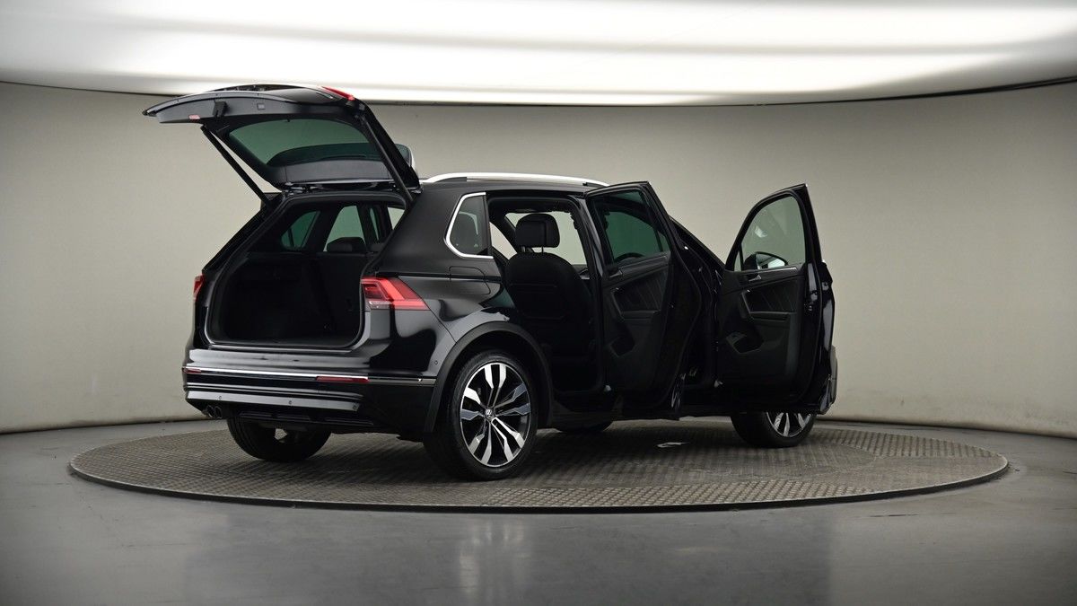 More views of Volkswagen Tiguan