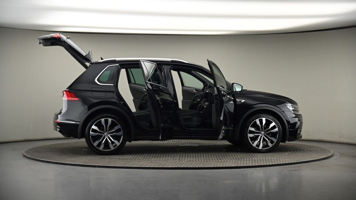 More views of Volkswagen Tiguan