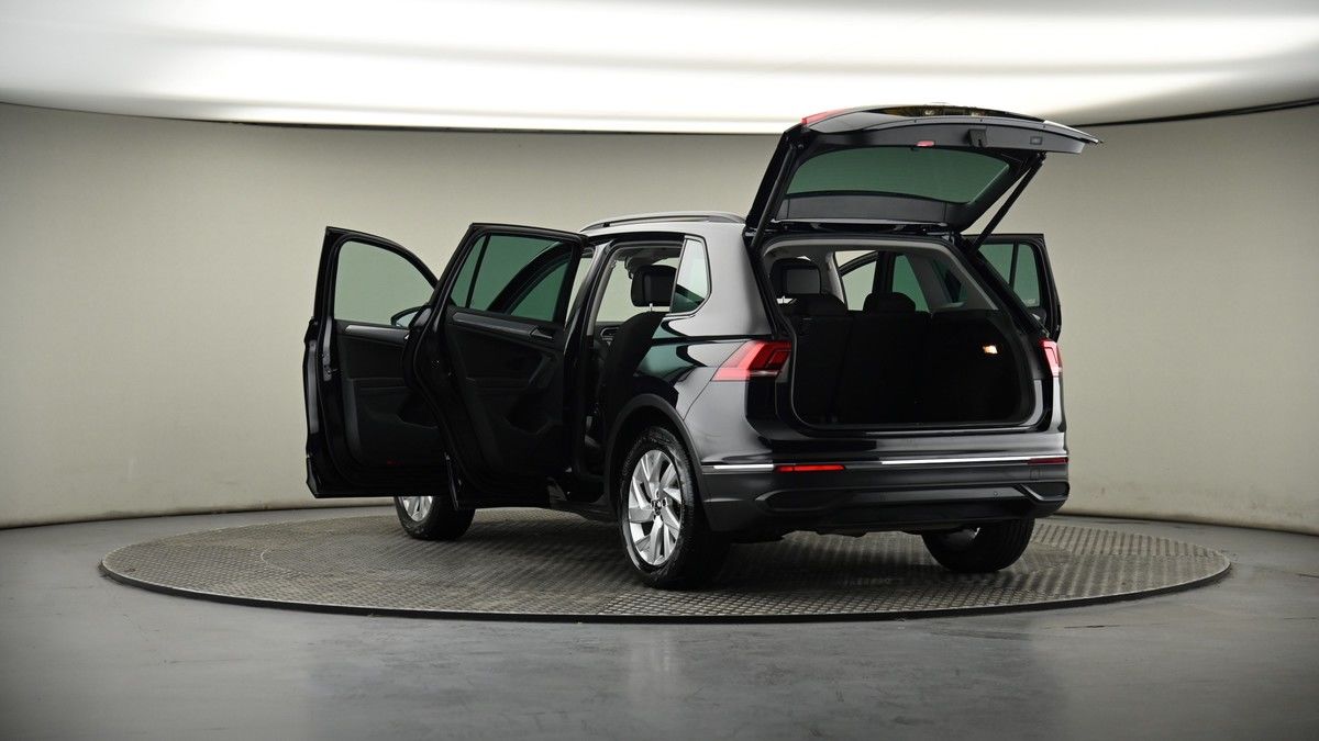 Volkswagen Tiguan Image 8