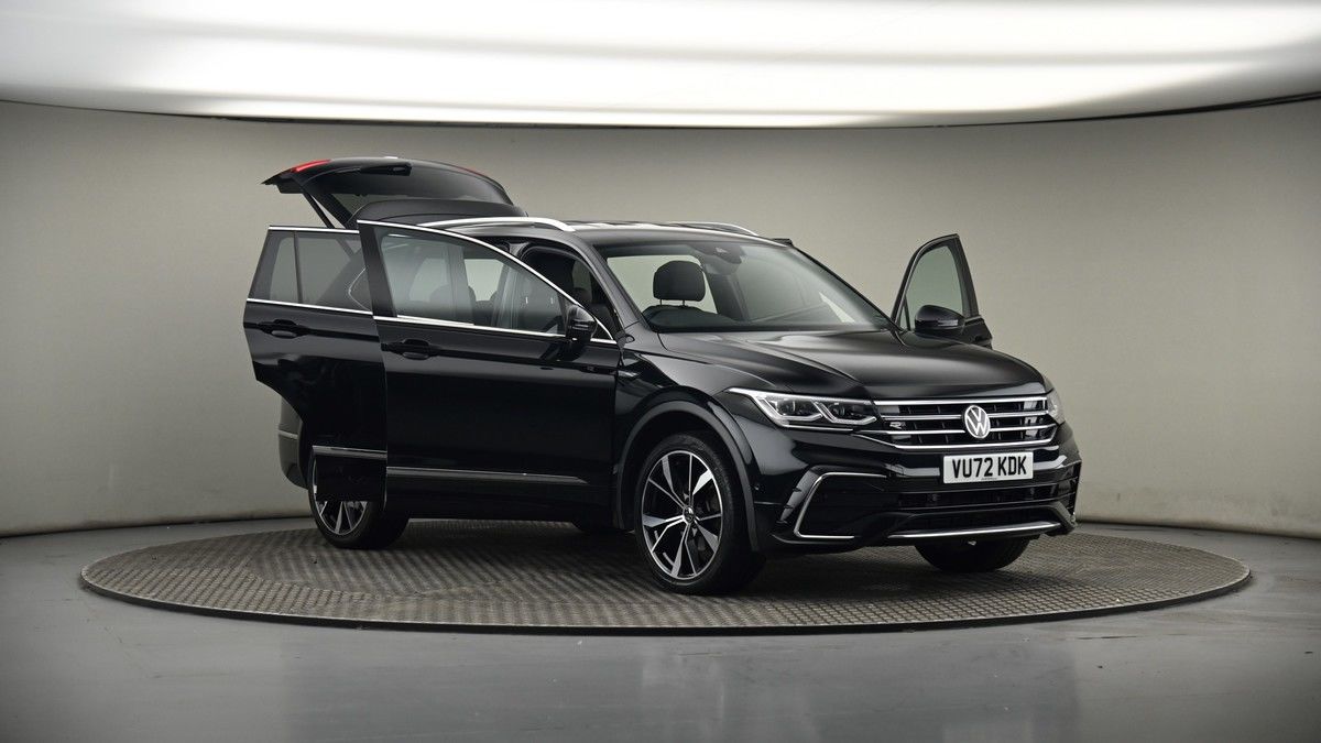 More views of Volkswagen Tiguan Allspace