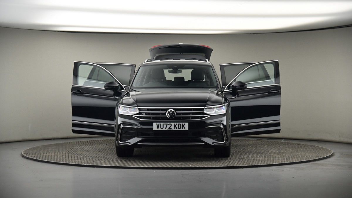 More views of Volkswagen Tiguan Allspace