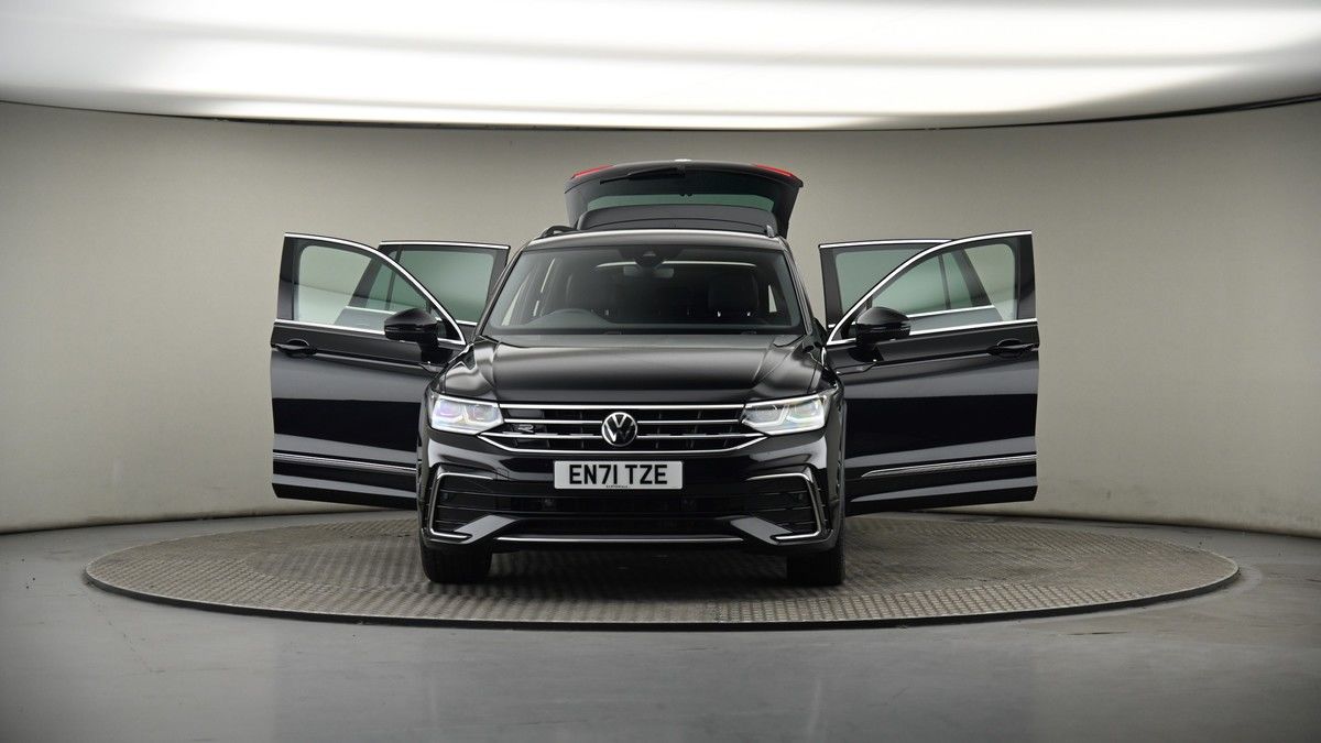 More views of Volkswagen Tiguan