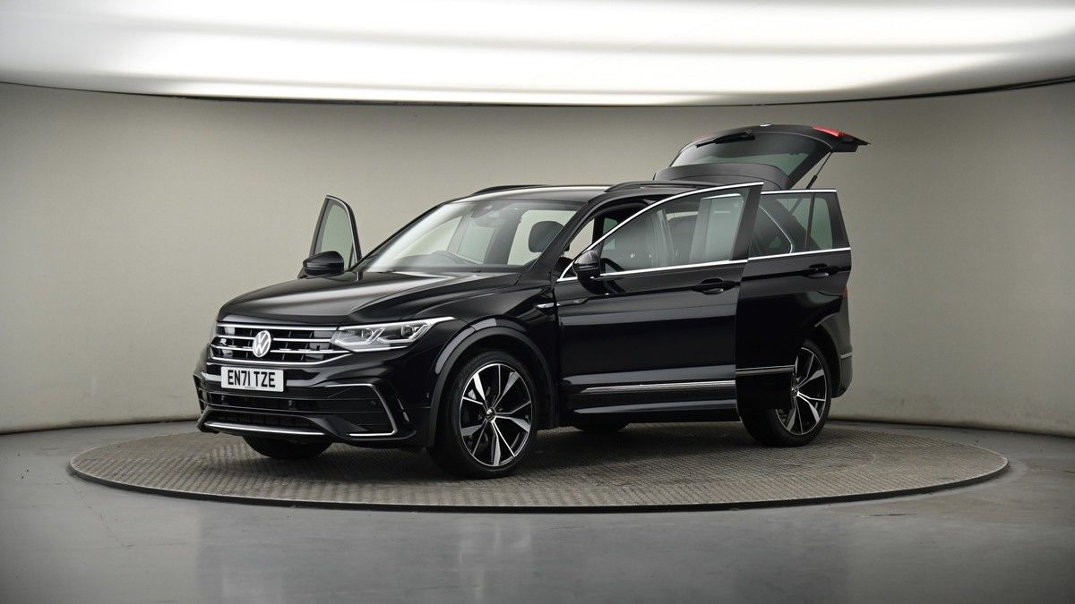 More views of Volkswagen Tiguan