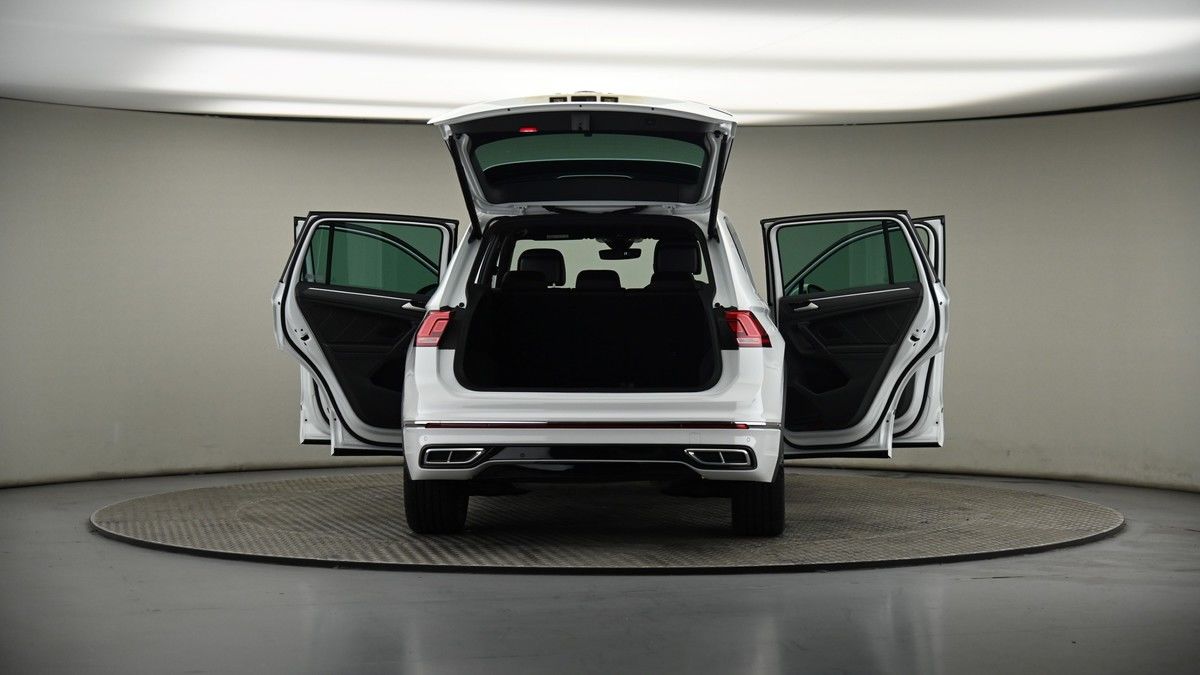 More views of Volkswagen Tiguan