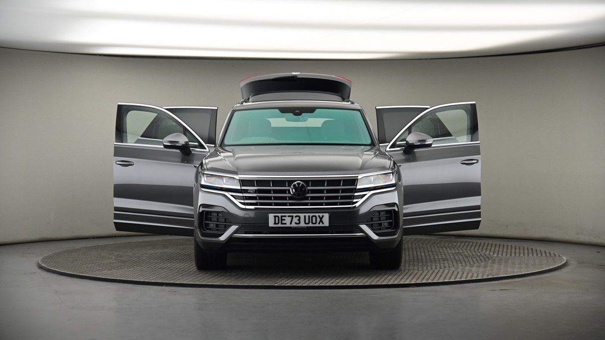 More views of Volkswagen Touareg