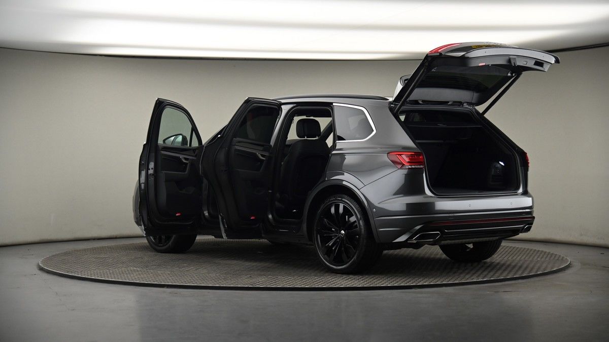 More views of Volkswagen Touareg