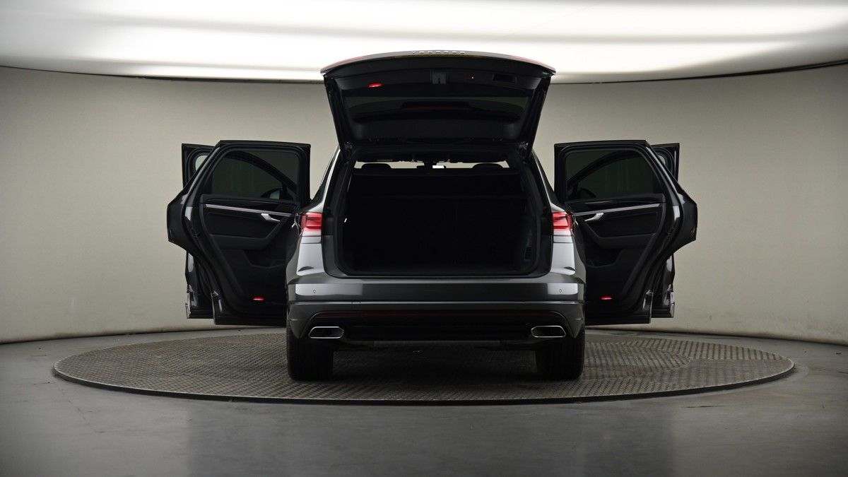 More views of Volkswagen Touareg