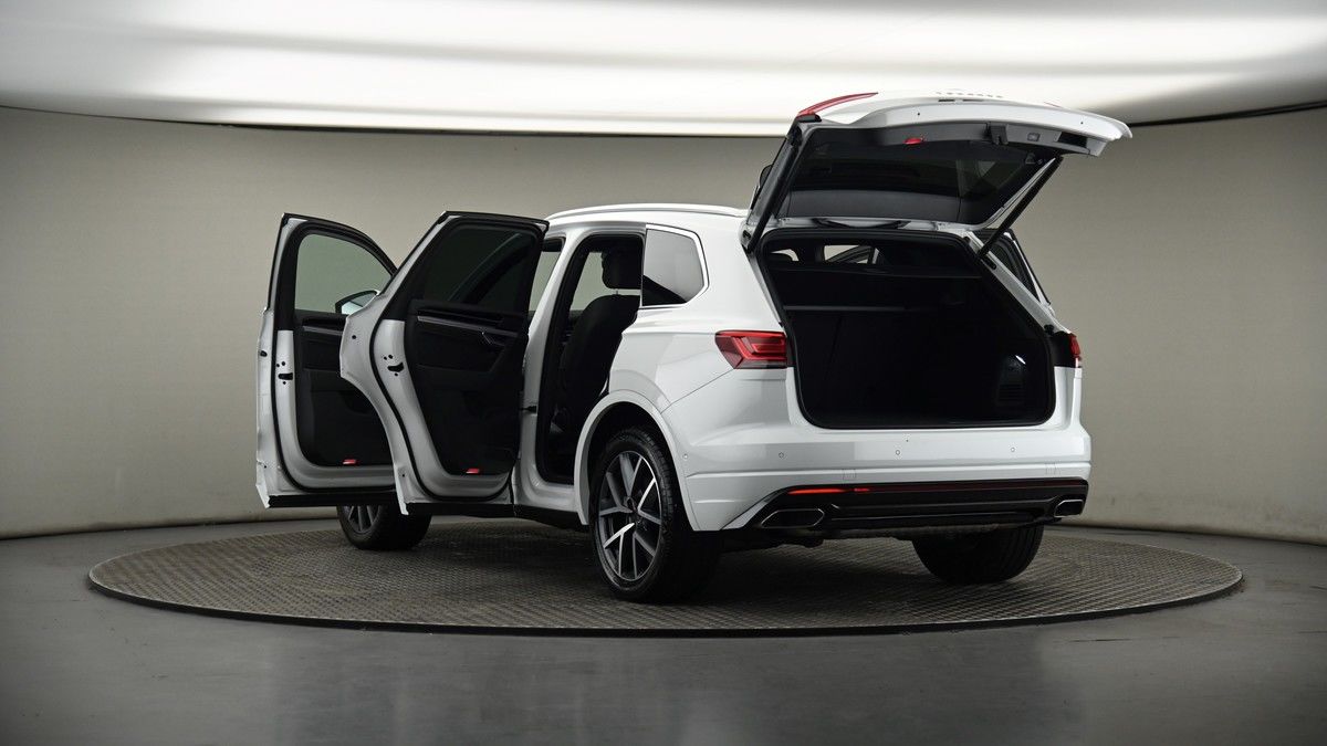 Volkswagen Touareg Image 8