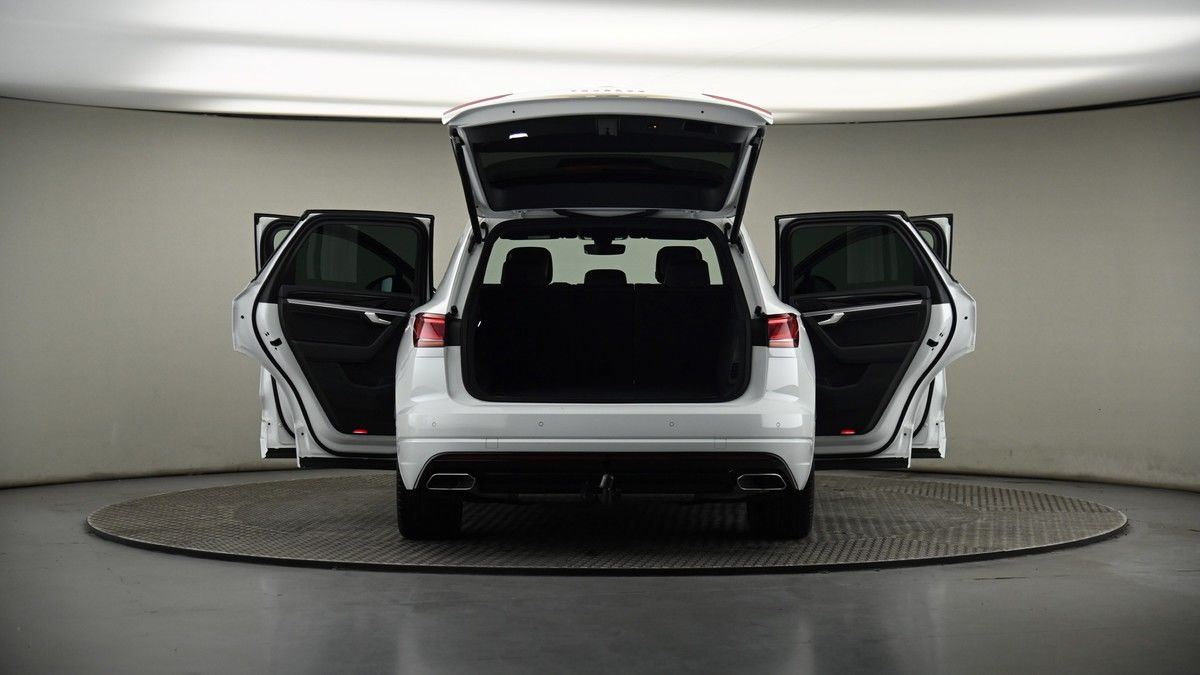 More views of Volkswagen Touareg