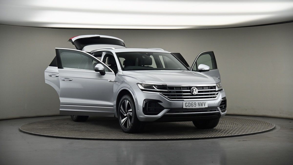 More views of Volkswagen Touareg
