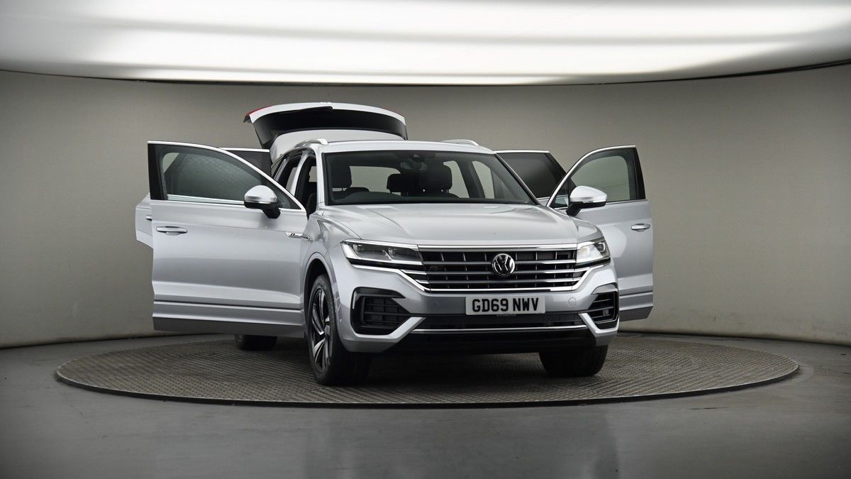 More views of Volkswagen Touareg
