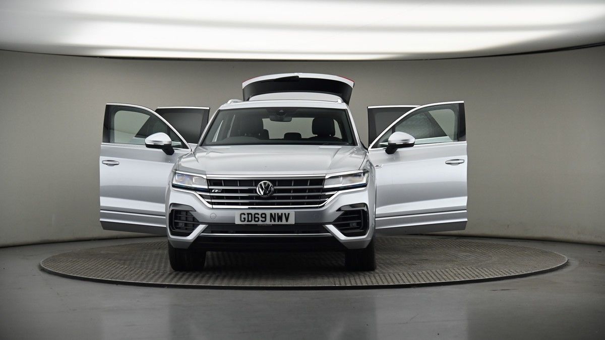 More views of Volkswagen Touareg