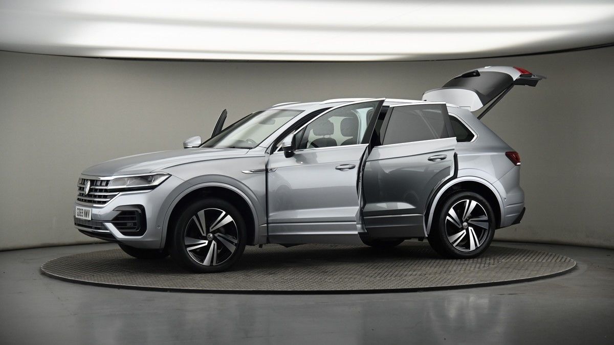 More views of Volkswagen Touareg