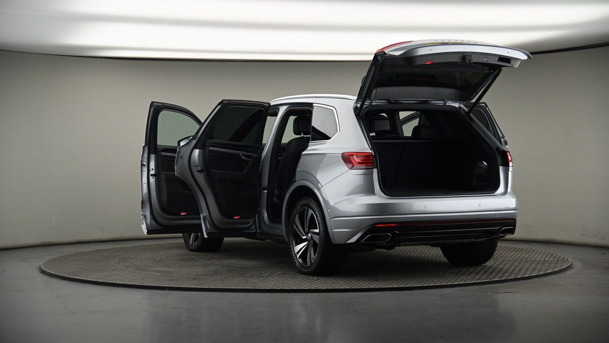Volkswagen Touareg Image 8