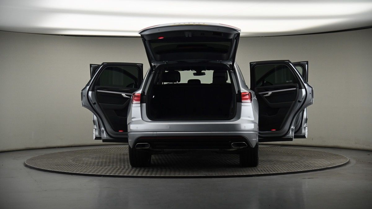 More views of Volkswagen Touareg