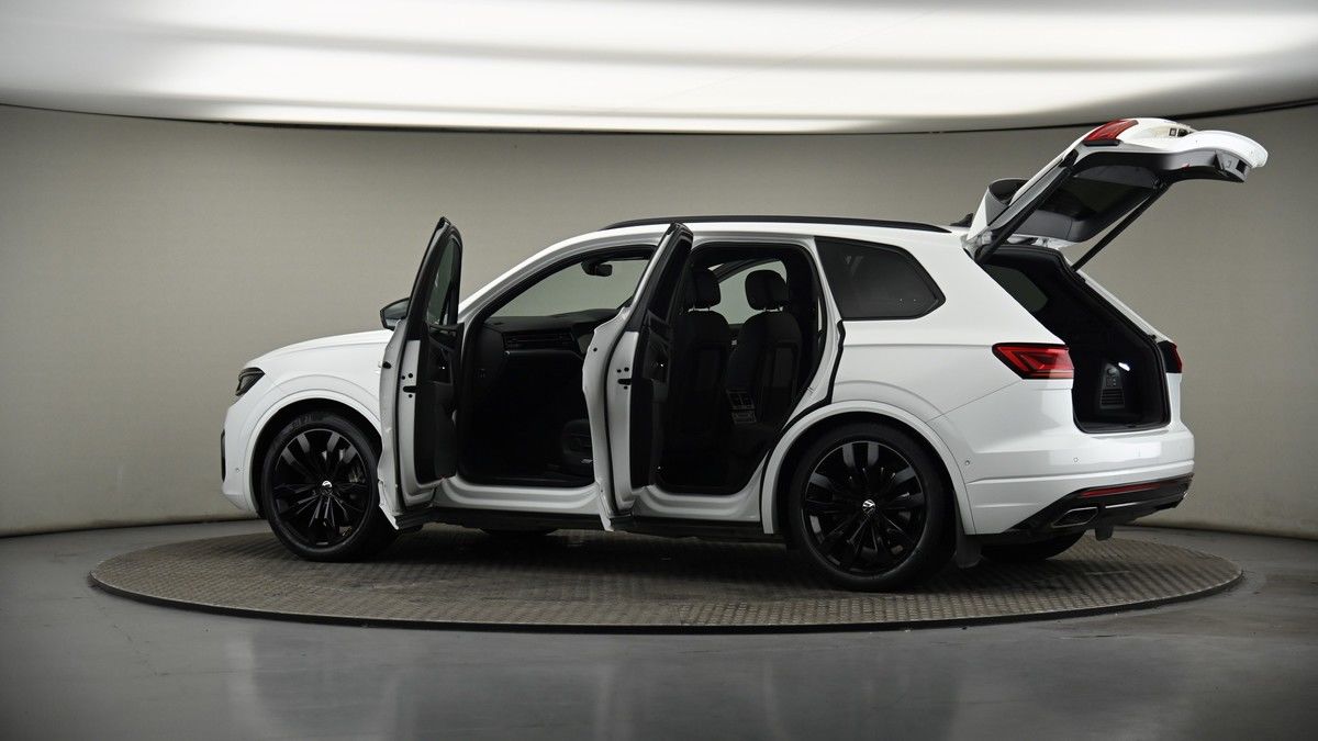 More views of Volkswagen Touareg