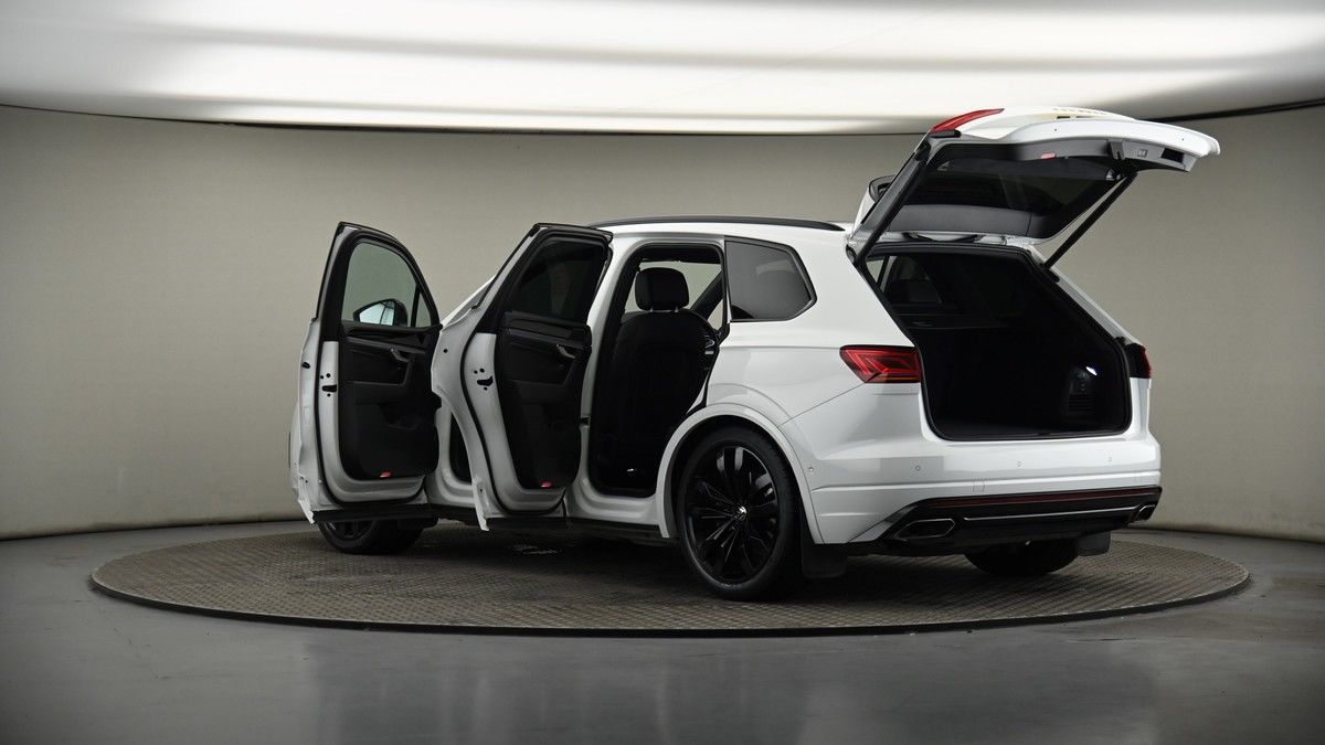 More views of Volkswagen Touareg
