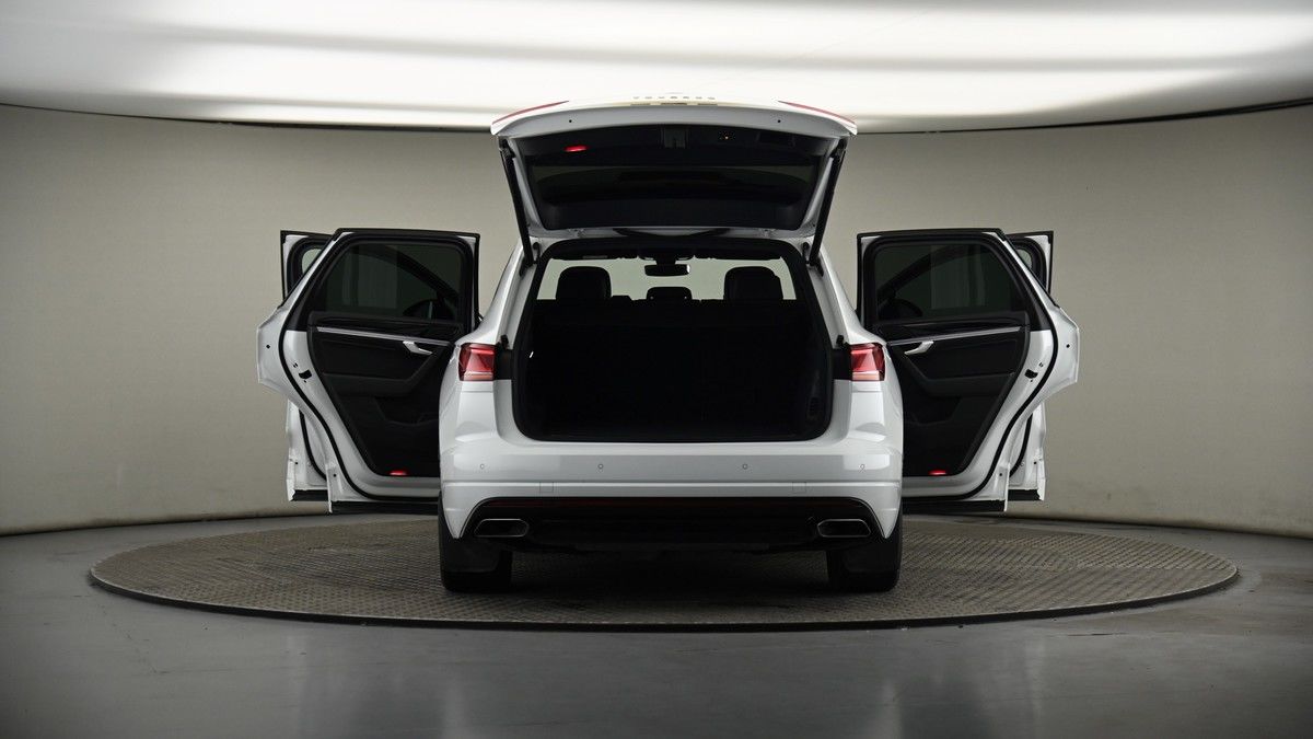 More views of Volkswagen Touareg