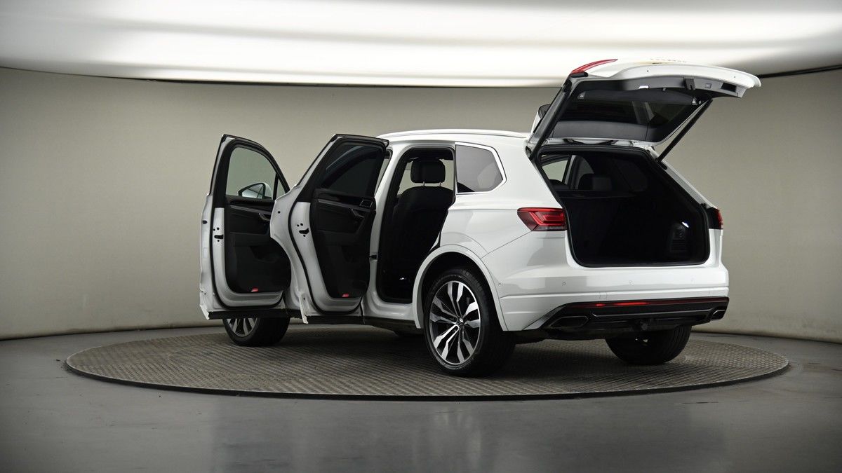 More views of Volkswagen Touareg