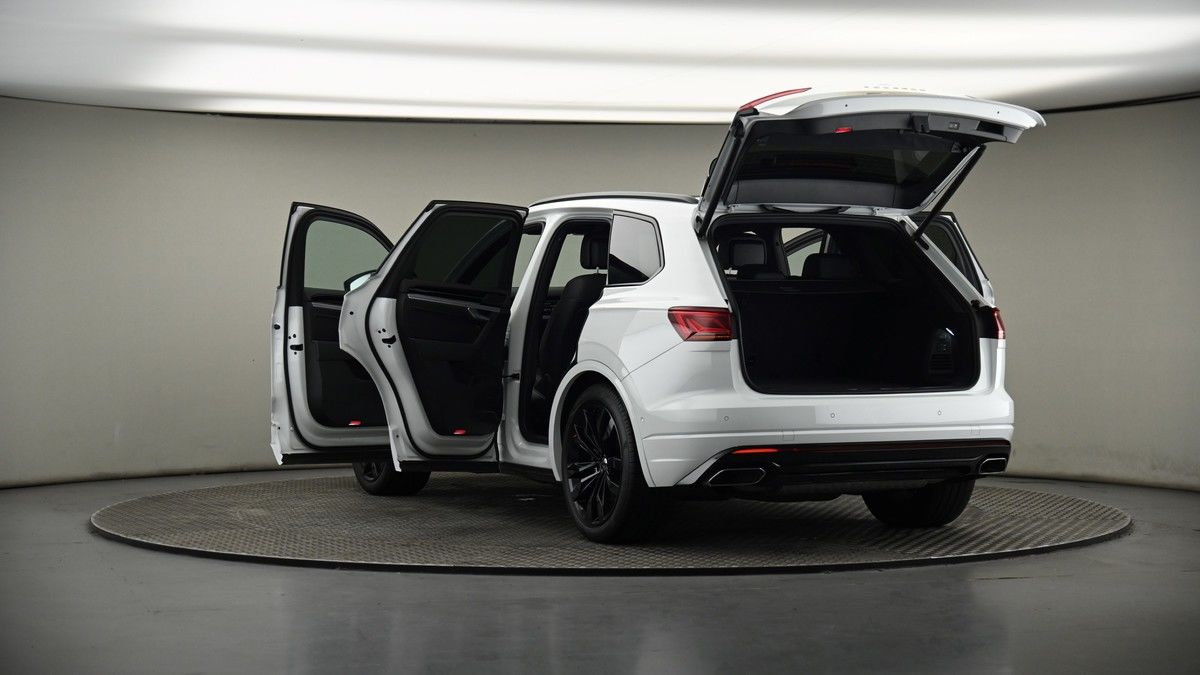 Volkswagen Touareg Image 8