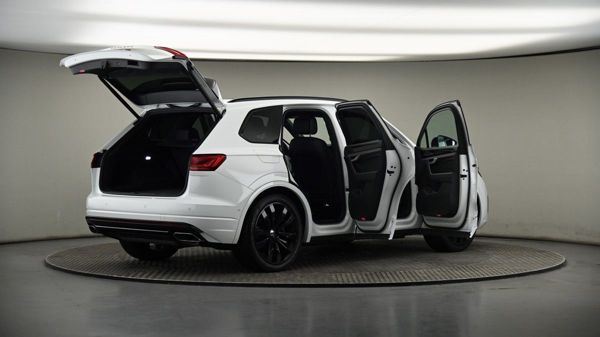 More views of Volkswagen Touareg