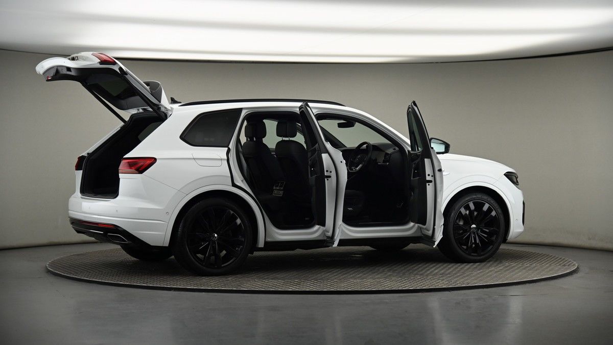 More views of Volkswagen Touareg