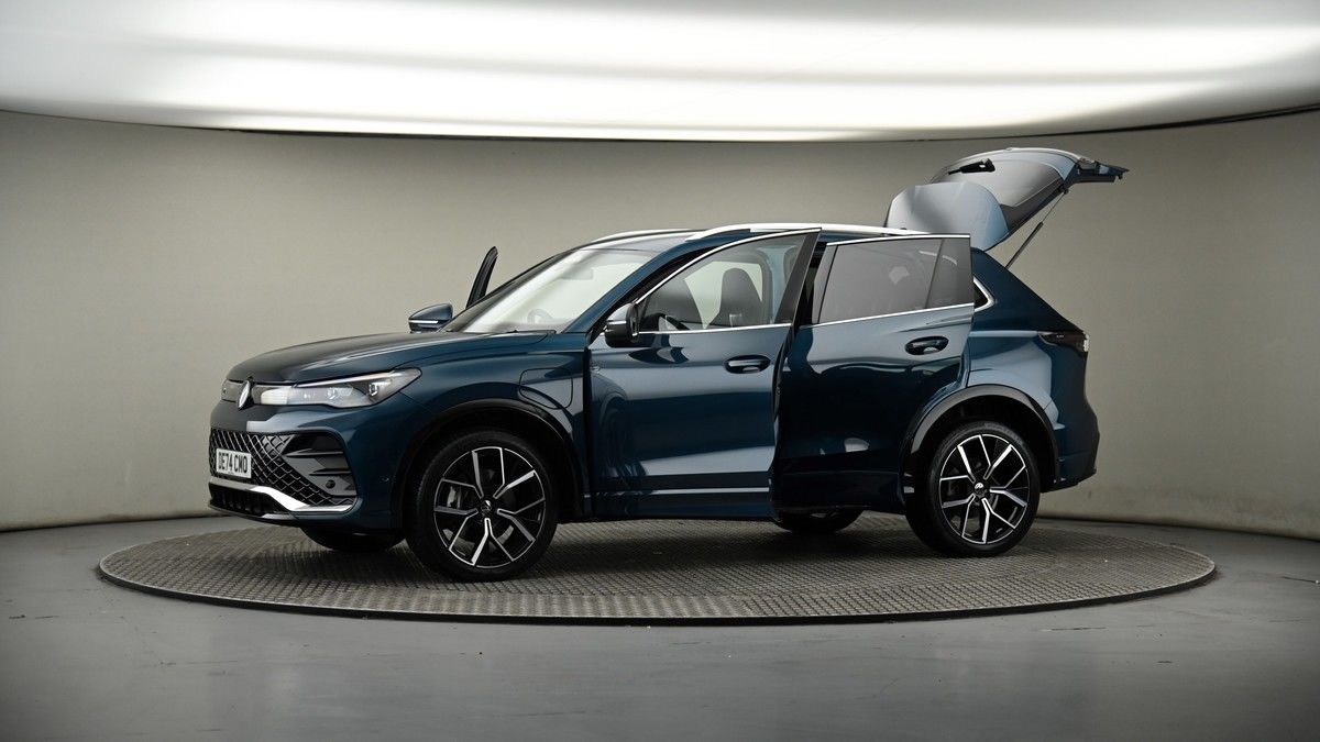 More views of Volkswagen Tiguan