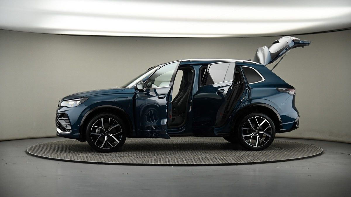 More views of Volkswagen Tiguan