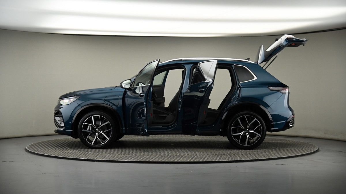 More views of Volkswagen Tiguan