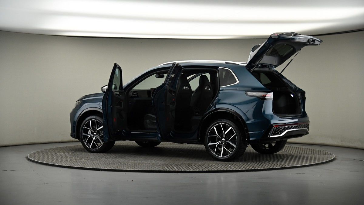 More views of Volkswagen Tiguan