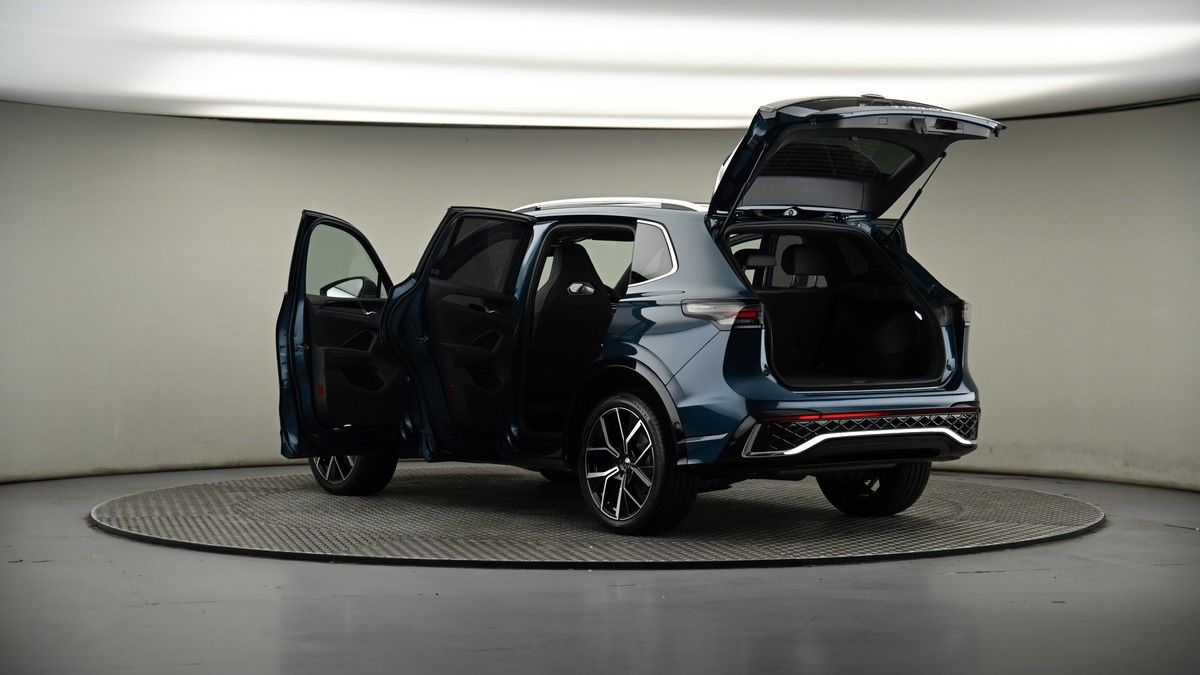 More views of Volkswagen Tiguan