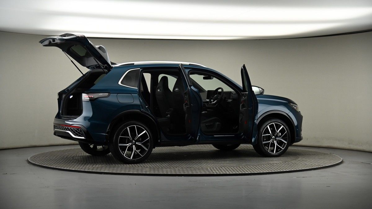 More views of Volkswagen Tiguan