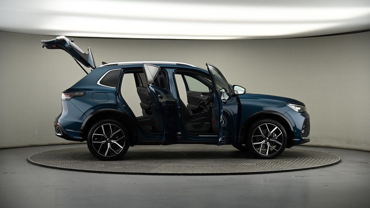 More views of Volkswagen Tiguan