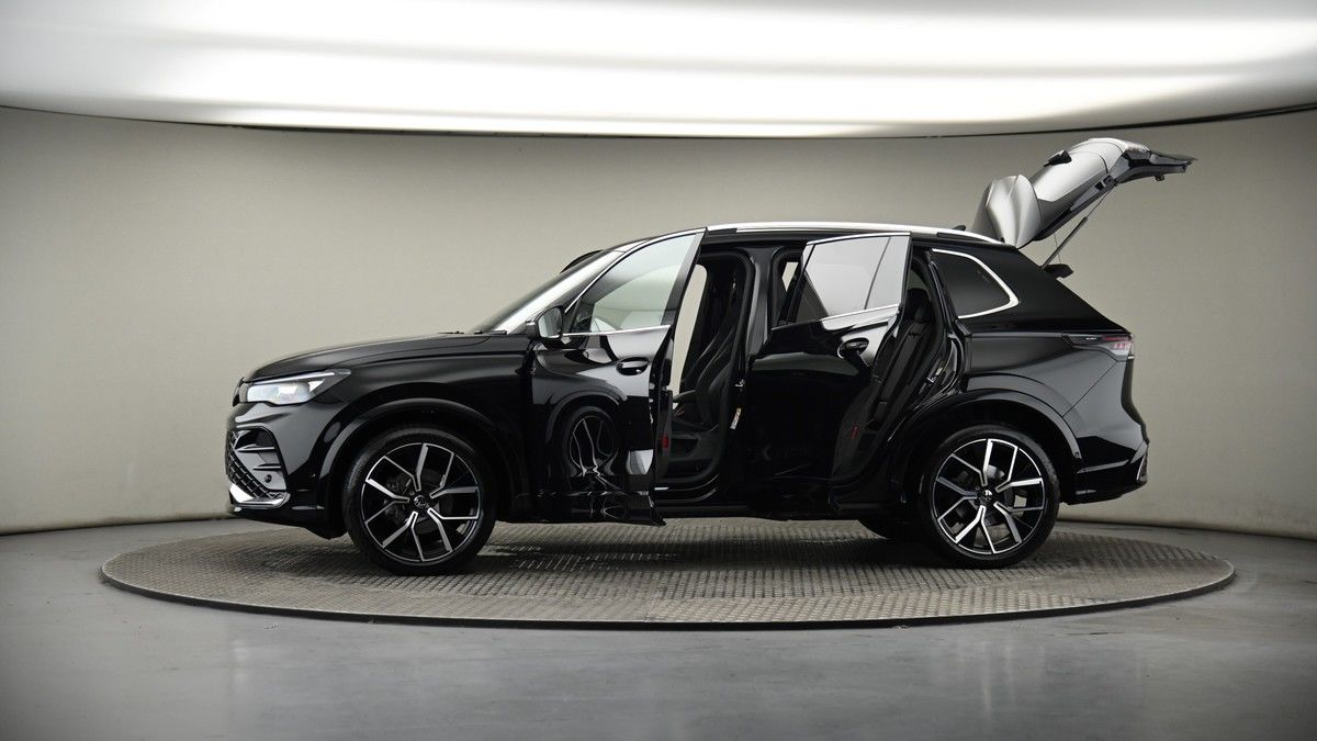 More views of Volkswagen Tiguan