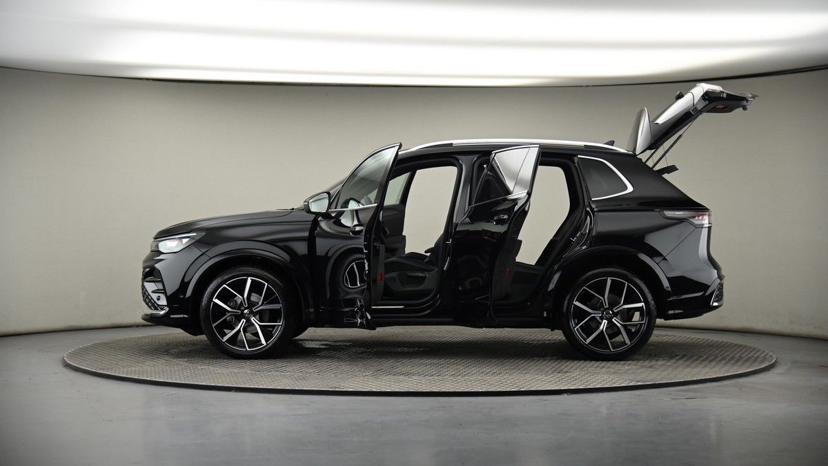 More views of Volkswagen Tiguan