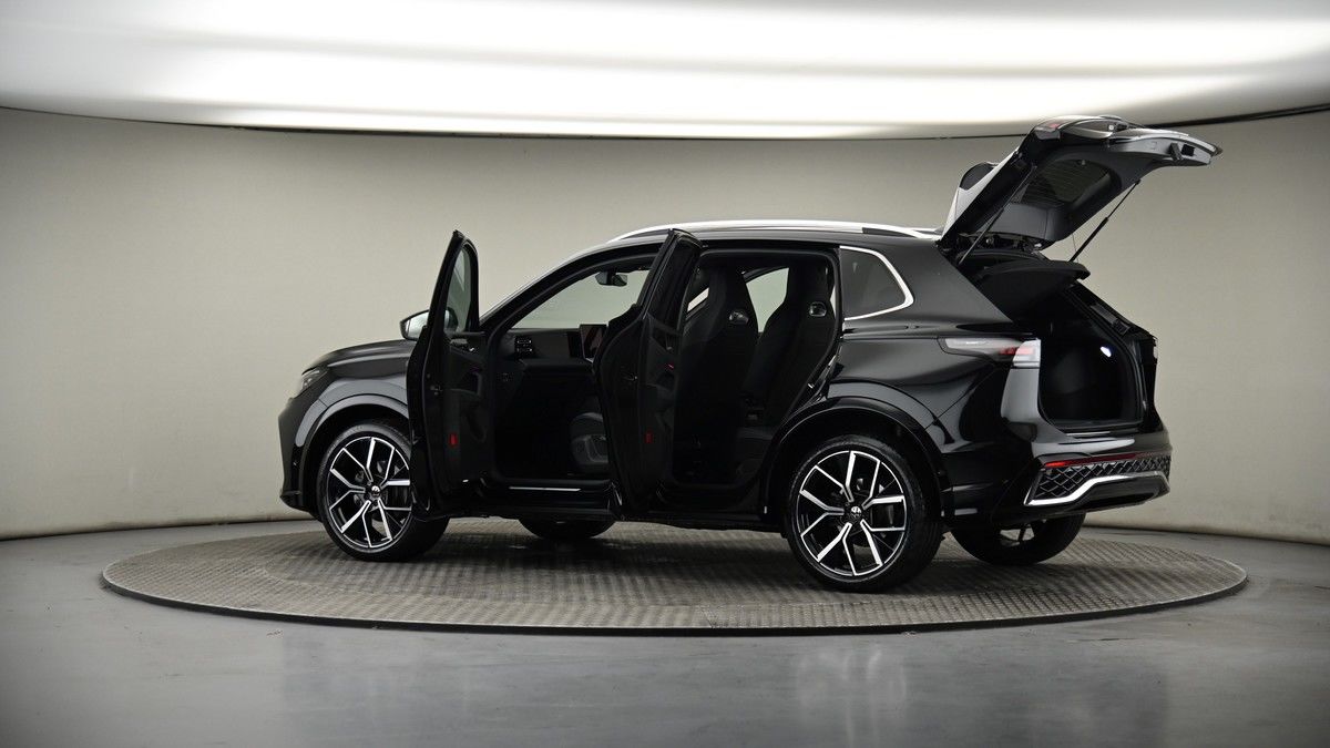 More views of Volkswagen Tiguan
