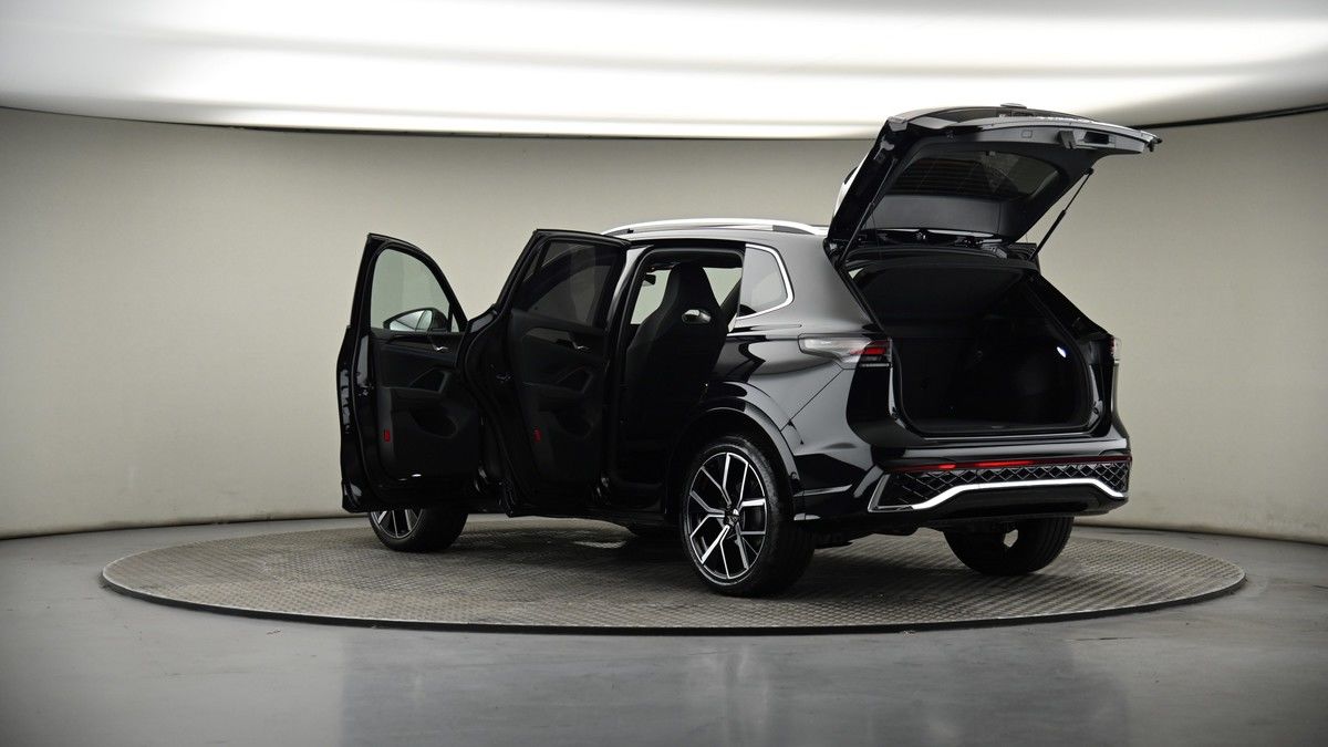 More views of Volkswagen Tiguan
