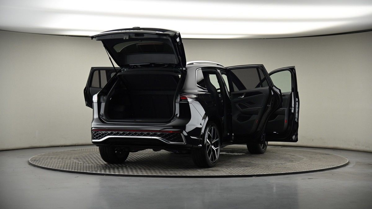 More views of Volkswagen Tiguan
