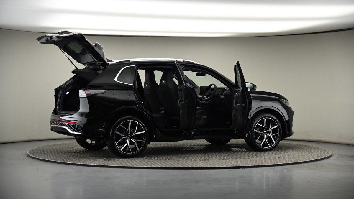 More views of Volkswagen Tiguan