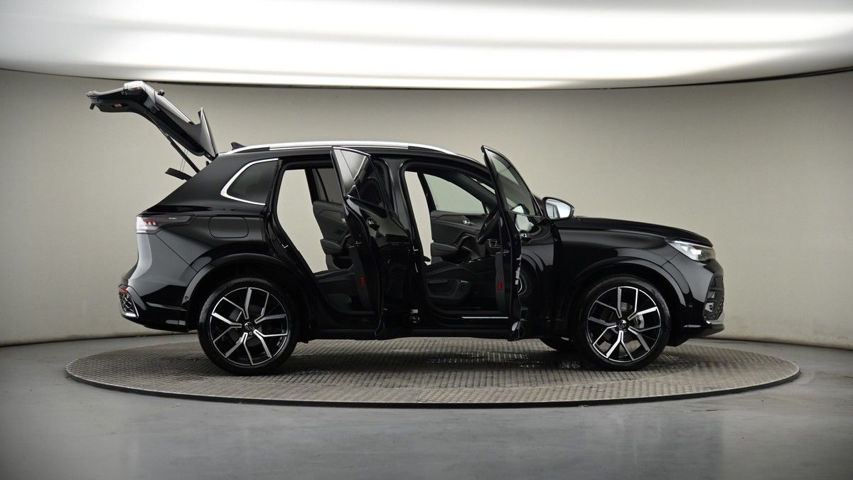 More views of Volkswagen Tiguan