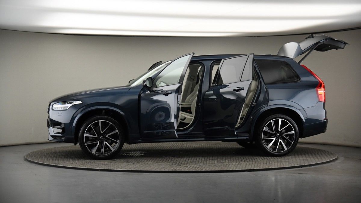 More views of Volvo XC90
