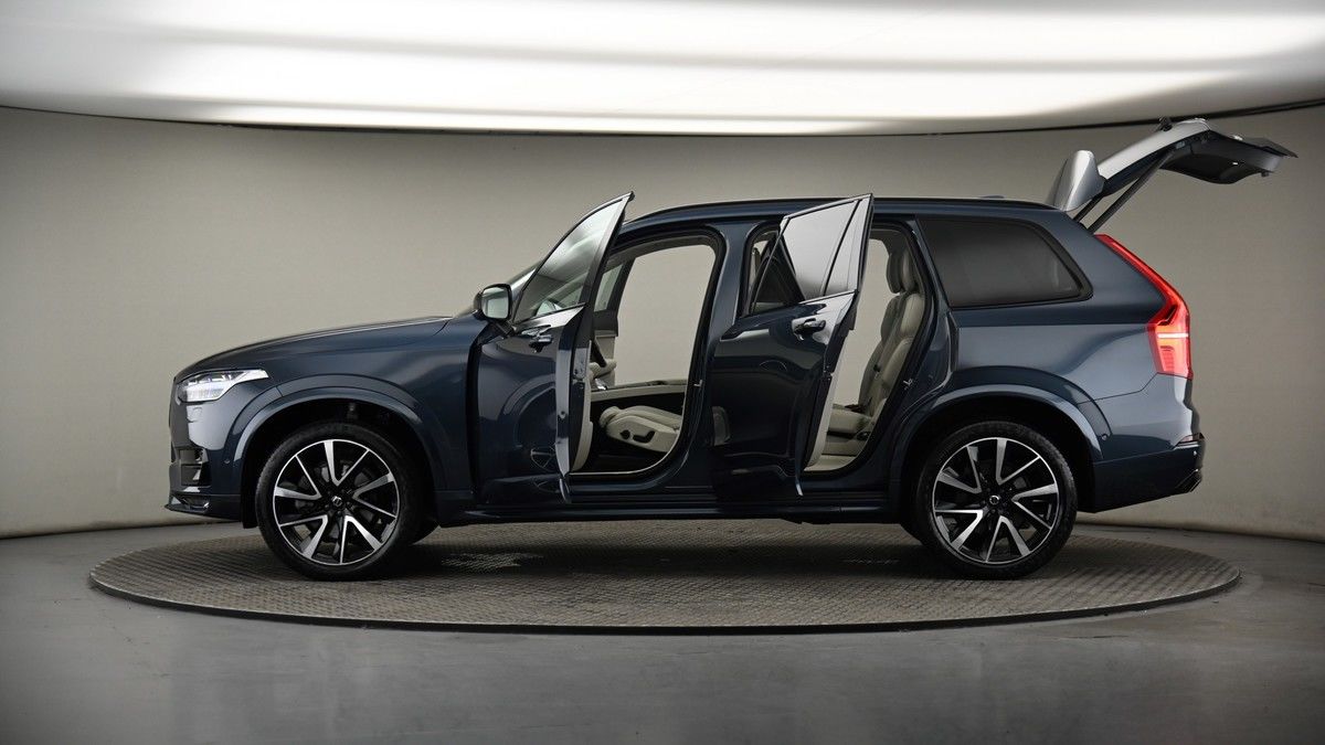 More views of Volvo XC90